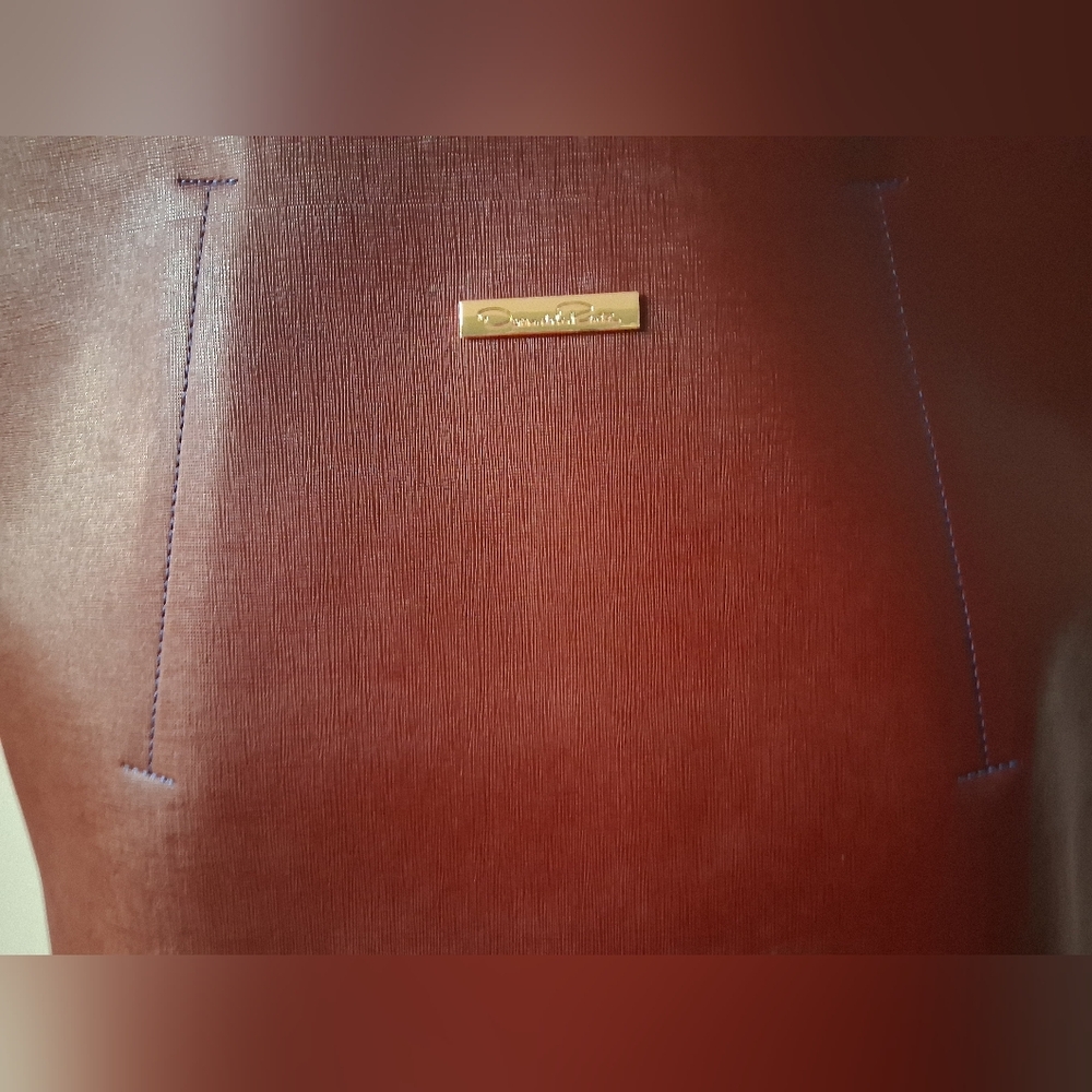 Oscar de la Renta Burgundy Structured Tote – Designer Shoulder Bag, 18.5” Wide - Picture 7 of 10